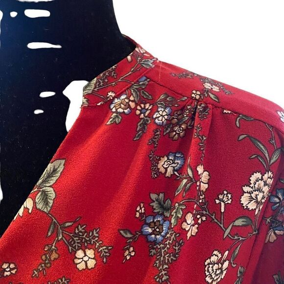 Everly Red Floral Button Front Blouse | Long Sleeve | Tie Cuff Top | Size M - Picture 5 of 11